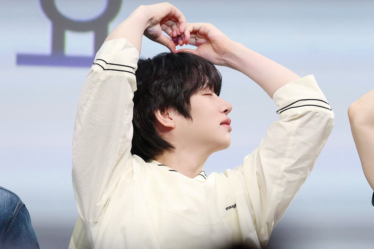 Island9Blue's tweet photo. 250712
음악중싱 미니 펜미팅

#희철
#김희철
#HEECHUL
#은혁
#이혁재 
#슈퍼주니어 
#EUNHYUK 
#SUPERJUNIOR_DNE 
#SUPERJUNIOR
#SuperJunior25 #ExpressMode #SUPERJUNIOR_ExpressMode https://t.co/wVsPCglNEP