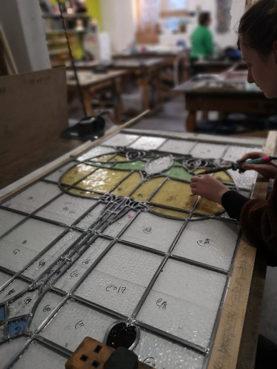 rdwglass's tweet image. A reproduction leaded glass door panel and rebuild of the sidelights. #stainedglass #glasgow #scotland