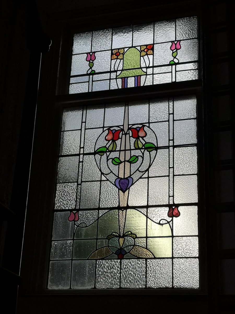 rdwglass's tweet image. A reproduction leaded glass door panel and rebuild of the sidelights. #stainedglass #glasgow #scotland