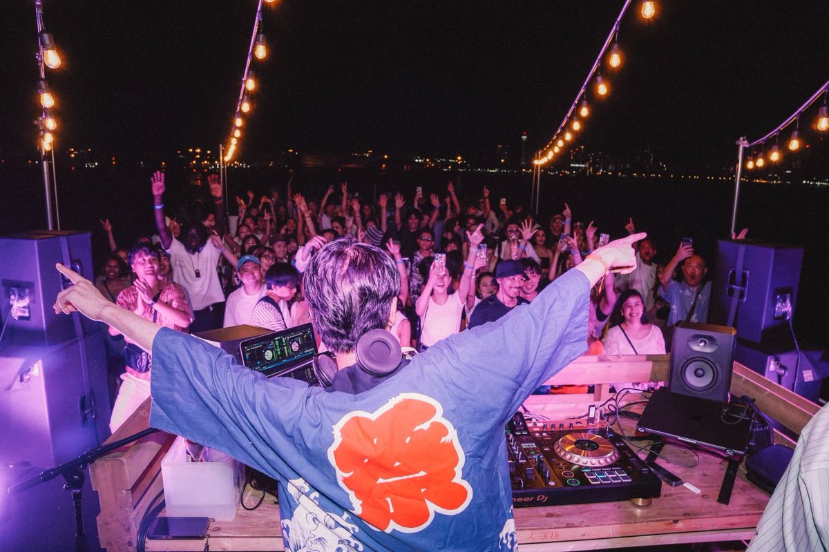 【前売りチケット好評発売中】

8/3(日)
HARLEM presents "Apple Pie -R&amp;B SUMMER CRUISE 2025- in 夏クル”

DJ：HARUKI / KOMORI / Mike-Masa / DaBook / MarT / TAKE / NACKii / CHEBB / YANA

前売りチケット:

ZAIKO
natsukuru.zaiko.io/e/20250803night

Livepocket
t.livepocket.jp/e/250803_night