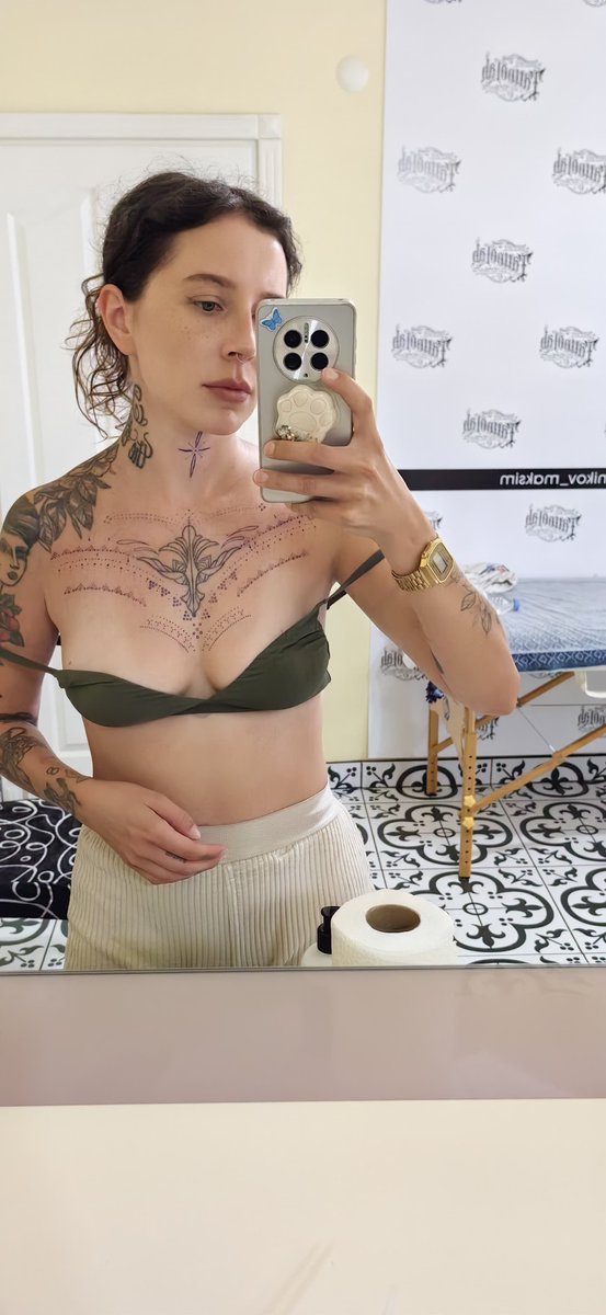 Ghomestory_Real's tweet photo. Let's go ๐
#InkInProgress #TattooVibes #GirlsWithTattoos https://t.co/ojjz3LYMRo
