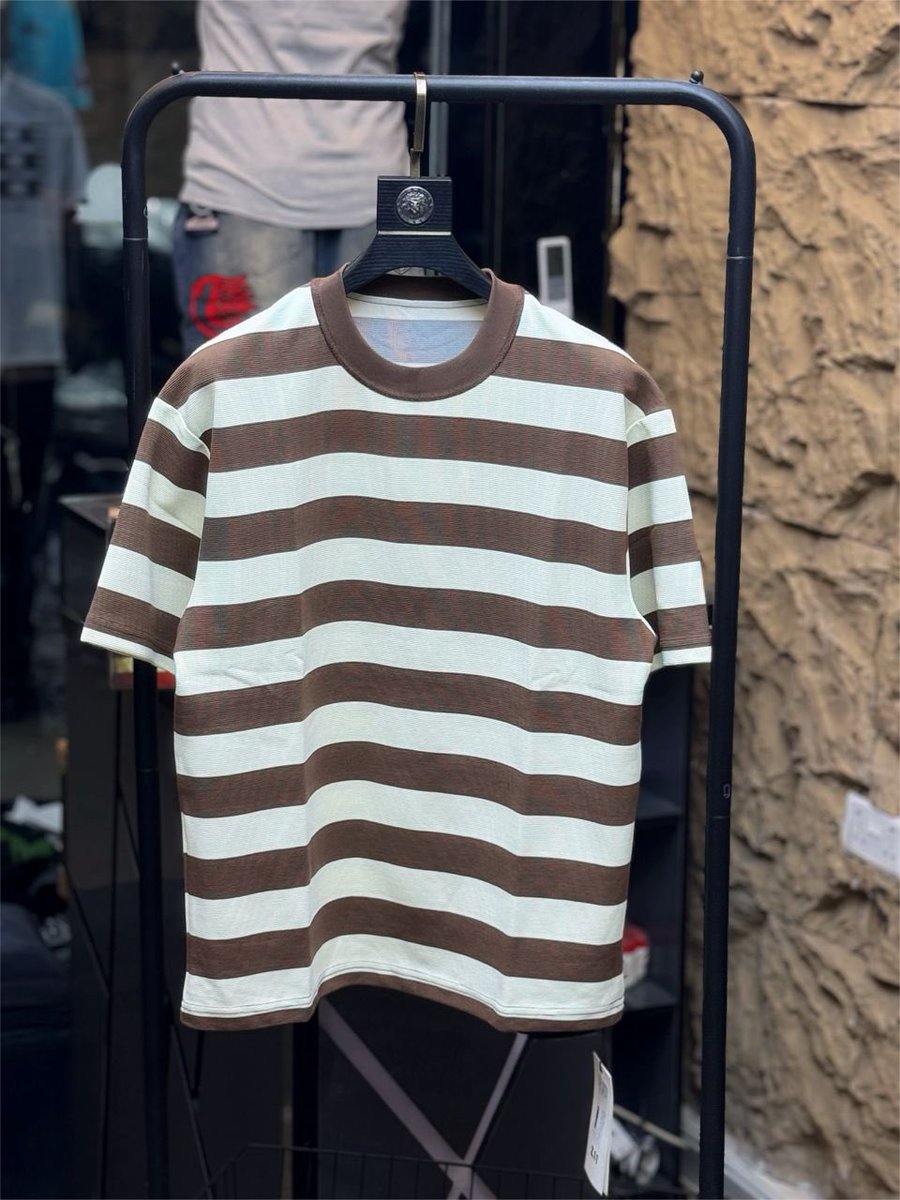Stripe T-shirt

25k💰