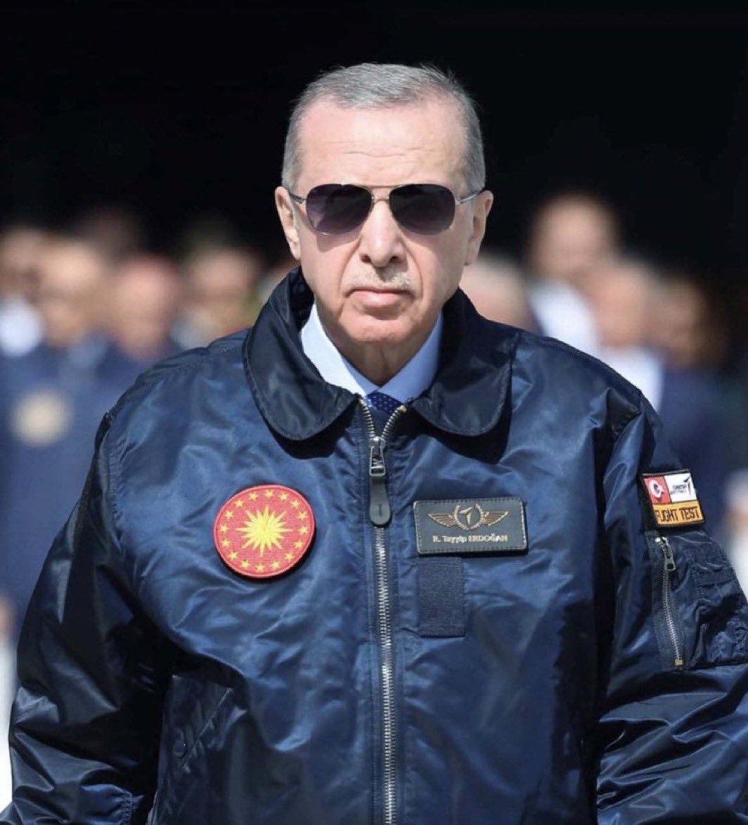 Türkiye bir şiir ise
Şairi Recep Tayyip Erdoğan’dır.