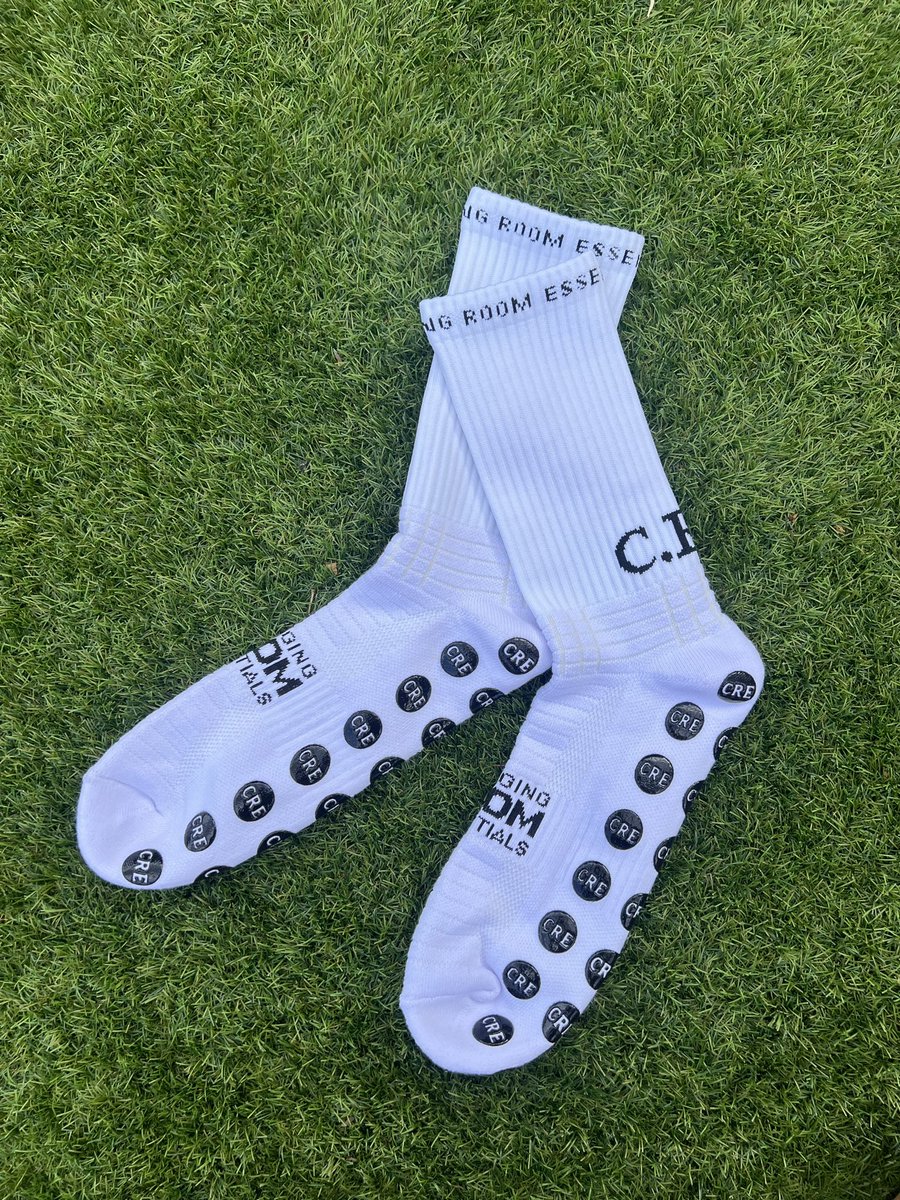 ChangingRoomEst's tweet image. Lock in performance.
grip socks give you control, but cohesive tape keeps it together.
⚽ Pair your C.R.E v2 grip socks with cohesive tape for:
🔒 Secure fit
🦵 Shin pad stability
💨 Unmatched comfort
💥 wrist support
Were Trusted by over 100 teams
48 rolls £48
96 rolls £86