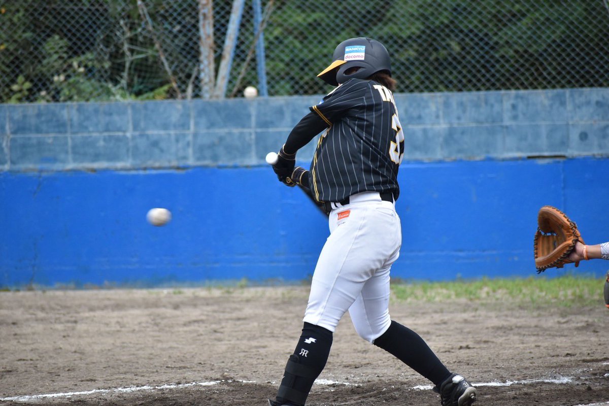 Tigers_Women's tweet image. 本日、西宮ヤングマーリン(以下 西宮ヤング)と練習試合を行いましたのでお知らせします。
阪神TW 001 000 7 | 8
西宮ヤング 000 202 0 | 4
西宮ヤング 131 0 | 5
阪神TW 49- - | 13
(4回特別ルール)
試合の詳細はスポナビをご覧下さい💁♀️
sports.yahoo.co.jp/official/detai…