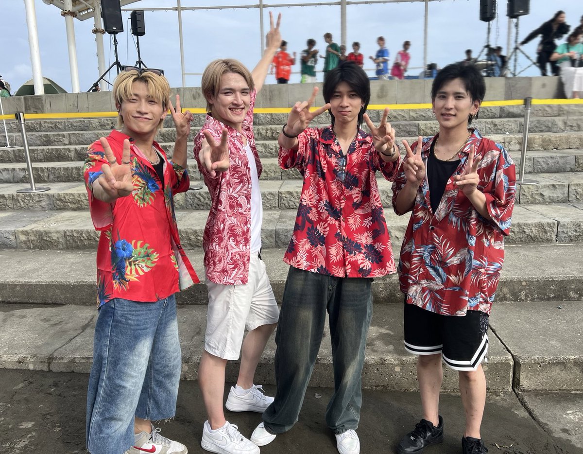 sss__official's tweet photo. 【開催御礼】

#NOXOVER （@NOXOVER_ ）

SUMMER LIVE in 江の島 Beachでのイベント開催しました👏✨
スプラッシュなステージで盛り上がってました🏖️
本日はご来場ありがとうございました✨
明日も皆様のご来場お待ちしております🤲🏻

ハイチーズ📷✨

#シブスク
#SHIBUYASCRAMBLES https://t.co/SgwFTSd48J