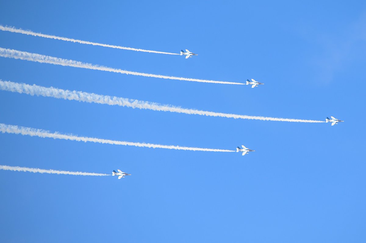 夢洲、万博会場から！
ブルーインパルスかっこよかった！！！

#大阪の空を見上げよう