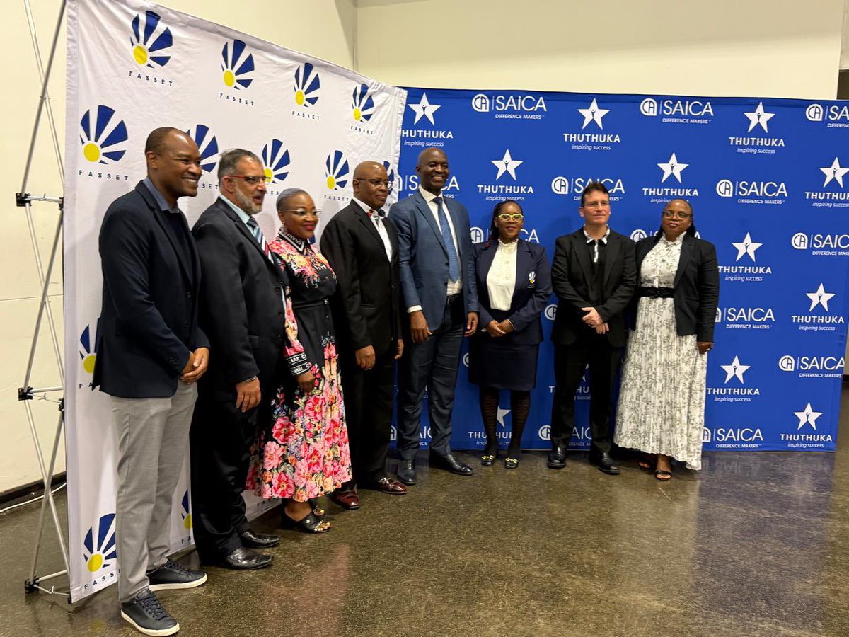 HubertMweli's tweet image. Our team supported the Gauteng SAICA camp hosted by the Prestige College in Hammanskraal with 300 Grade 12 learners and the biggest camp of 410 learners in KZN held at Anton Lembede Maths, Science and Technology Academy in Durban. We appreciate the contribution by @saica 🙏