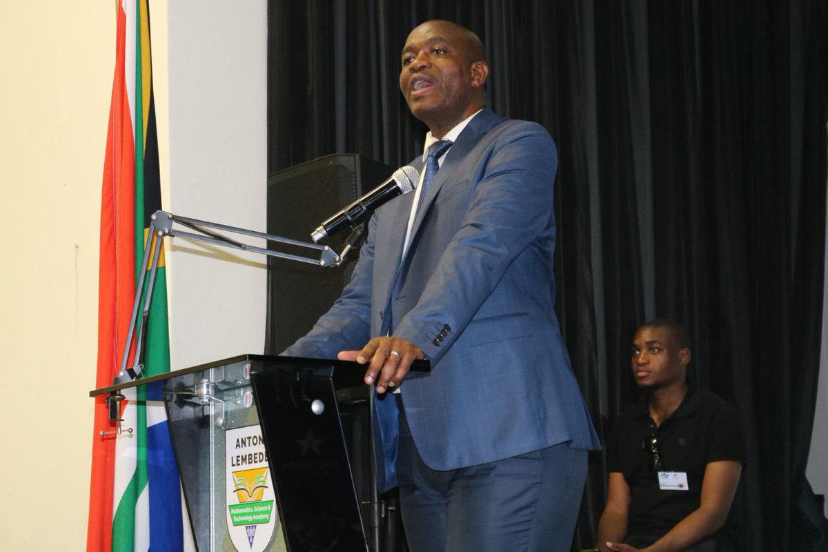 HubertMweli's tweet image. Our team supported the Gauteng SAICA camp hosted by the Prestige College in Hammanskraal with 300 Grade 12 learners and the biggest camp of 410 learners in KZN held at Anton Lembede Maths, Science and Technology Academy in Durban. We appreciate the contribution by @saica 🙏