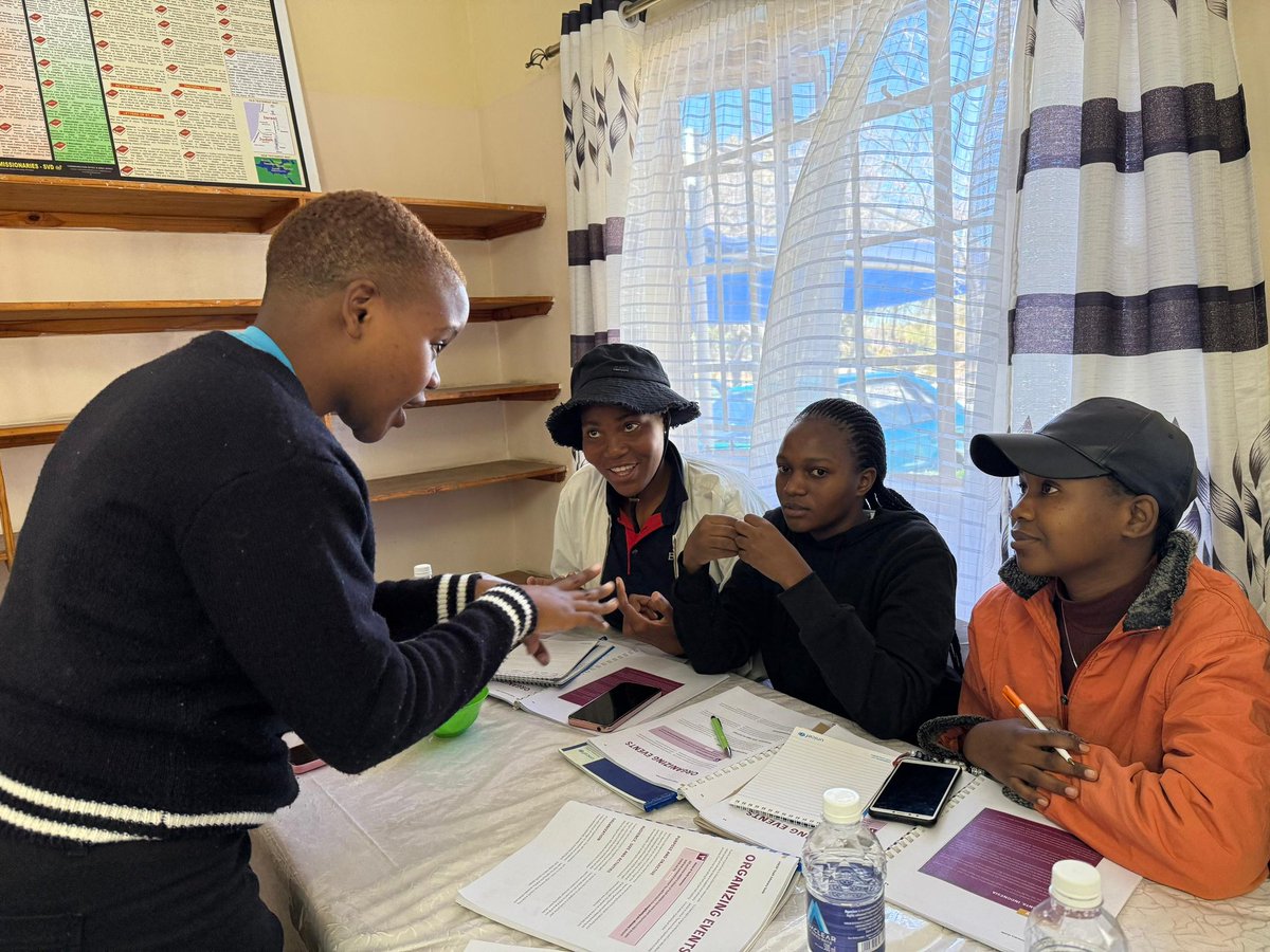 UNICEFZIMBABWE's tweet image. Youth advocacy training on climate action is underway for 40 young people from Beitbridge & Mangwe districts under the #KOICA supported prog. The training aims at building their knowledge, skills & capacity on advocacy & climate change, creating a network of youth leaders.