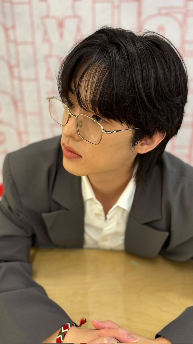 eaJwonderful's tweet image. 오빠 ㅠㅠ 

#eaj1   
#canwejustpause   
#eaJ1EP