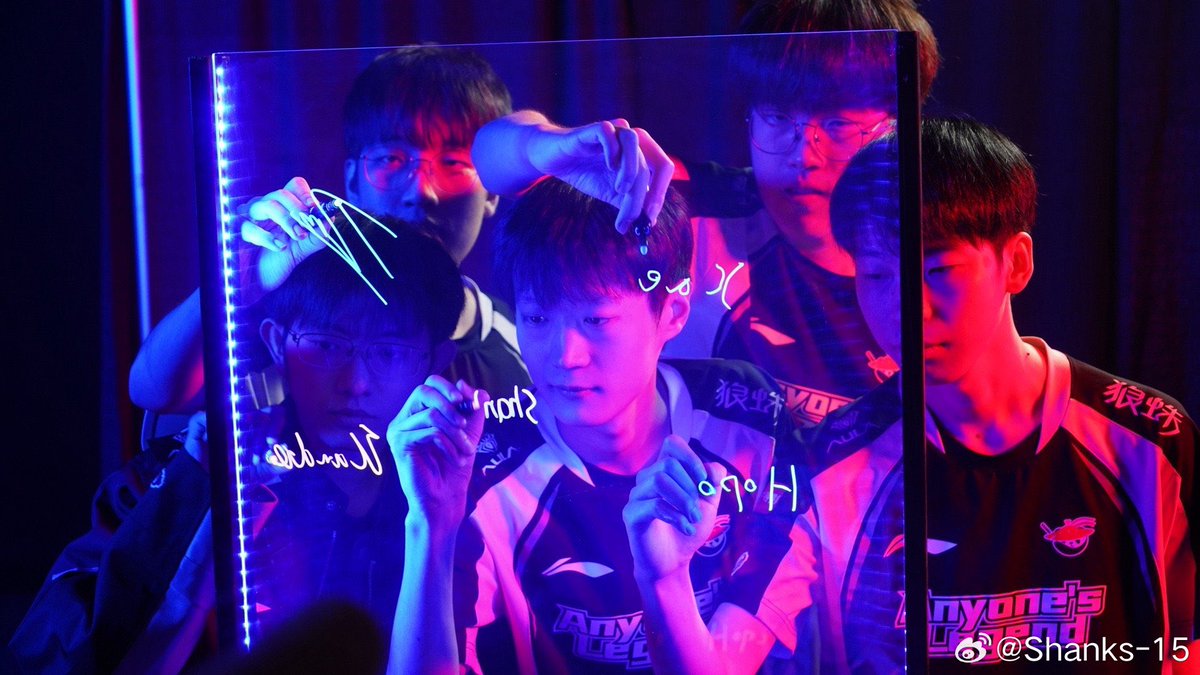 Shanks: This MSI journey was truly too beautiful. I learned a lot from outstanding players all over the world, but what made me the most emotional was that Faker’s name had always been a presence in my ear ever since my childhood when I played LoL at my rural Internet cafe [1/3]