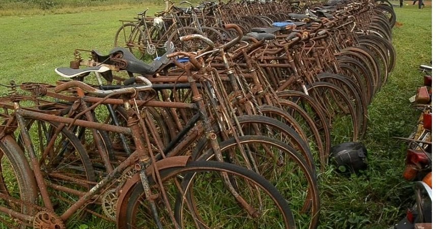 The Fisheries Protection Unit (FPU) of the Uganda People’s Defence Forces (UPDF) is grappling with a growing stockpile of seized transport equipment, following sustained operations against illegal fishing activities in the Greater Masaka Sub-region.
✅The impounded items include