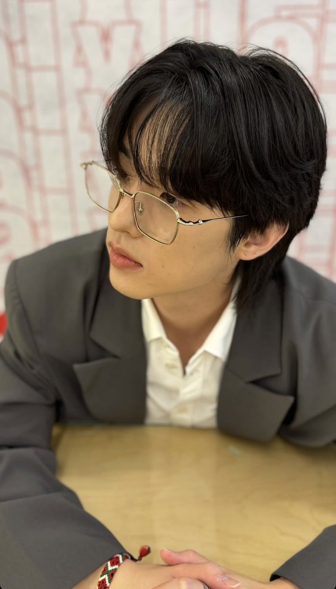 dr_jaem's tweet photo. 사진에서 권력이 느껴짐 https://t.co/1aU1K0NWJ1