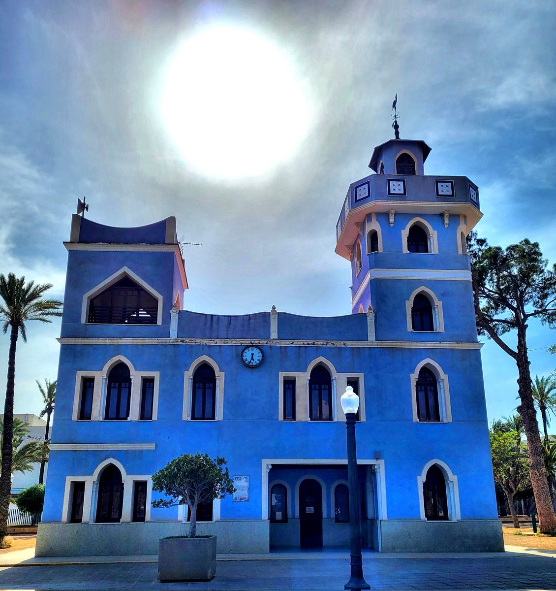 𝙁𝙞𝙣𝙖𝙡𝙞𝙨𝙩𝙚𝙨 del 📷 ℂ𝕠𝕟𝕔𝕦𝕣𝕤 𝕗𝕠𝕥𝕠𝕘𝕣à𝕗𝕚𝕔 '𝔼𝕝 ℂ𝕒𝕞𝕡 𝕕’𝔼𝕝𝕩' 
🗝️ Cases senyorials del Camp d'Elx 🌴📸

4️⃣ Torre del Gall - La Foia - Elena Vicente Copete

🎉 𝗘𝗻𝗵𝗼𝗿𝗮𝗯𝗼𝗻𝗮 👏🏻👏🏻

#CampdElx
#Elx #Elche
 #concursdefotografia