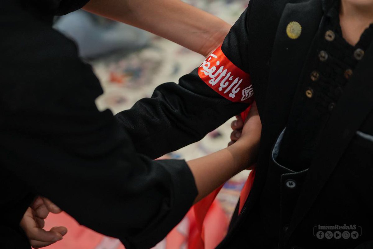 📖 #تعلمت_من_الحسين
 
1️⃣6️⃣ تبلور الفكر الثوري والجهادي عند الشيعة ببركة عاشوراء
 
🍂 إنّ حادثة القتل حادثة مريرة في العادة، وإنّ مقتل القادة والمسؤولين عادة ما يبعث على اليأس، هكذا هو الوضع بين كل شعوب العالم، لكن ما أروع الفكر الشيعي الثوري المتمرد، ومدرسة الفداء والجهاد