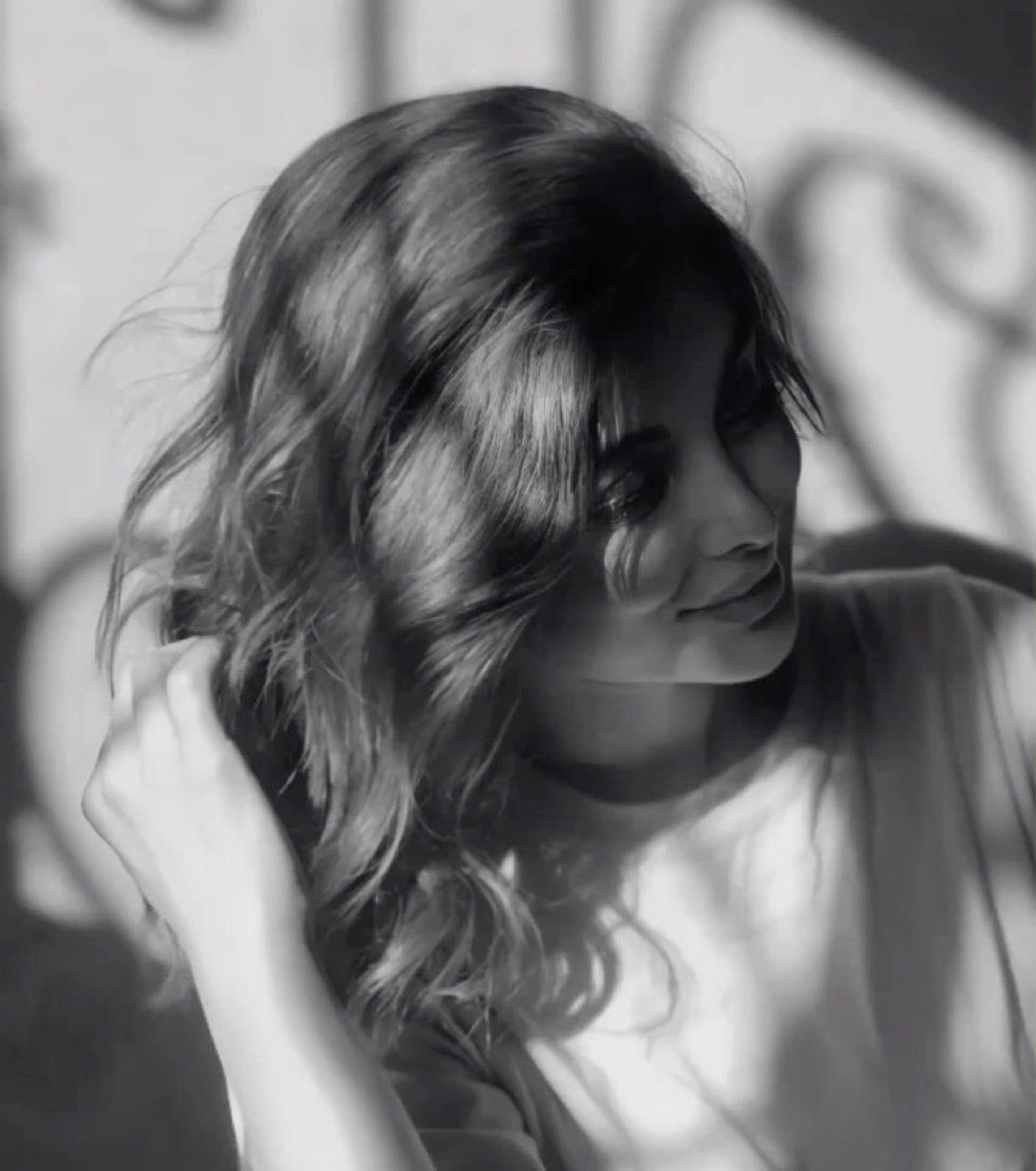 ثم أنني كلما أخذتني المسافة ..
وازداد البعد بيننا ..
أحببتك أكثر ..

#غرامي_أجمل