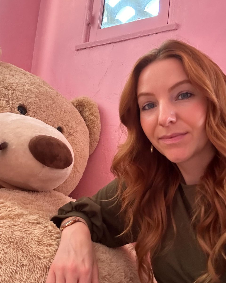 1514_sofia's tweet photo. Embracing the warmth of friendship, one hug at a time π§Έβ¨ Who else loves cuddling up with their favorite plush companion? Share your teddy bear stories in the comments.
#TeddyBearLove
#CuddleSeason
#HugLife https://t.co/0A7aFJCRa5