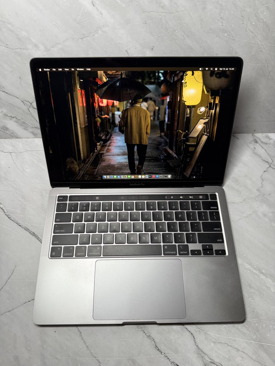bhaguz_403's tweet image. Dijual MBP M2 murah mantab ganteng! 😎
Permisi gaes mau jual MacBook Pro 13 inci M2. Spek 512/8 warna Space Gray semua sehat mantab.
Kelengkapan unit + charger, kirim2 aman tenang aja.
Harga 13.5 juta bungkuuus. Minat cuss DM ya. Bantu RT gaes thank you 🙏🏼