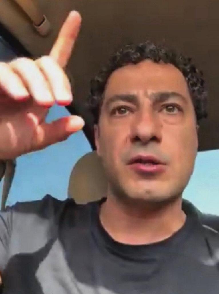 damnitsmoohy's tweet image. میگن داداشم باقی مونده پیتزای دیشبمو خورده
دارم میرم اونجا امیدوارم که اشتباه شده باشه