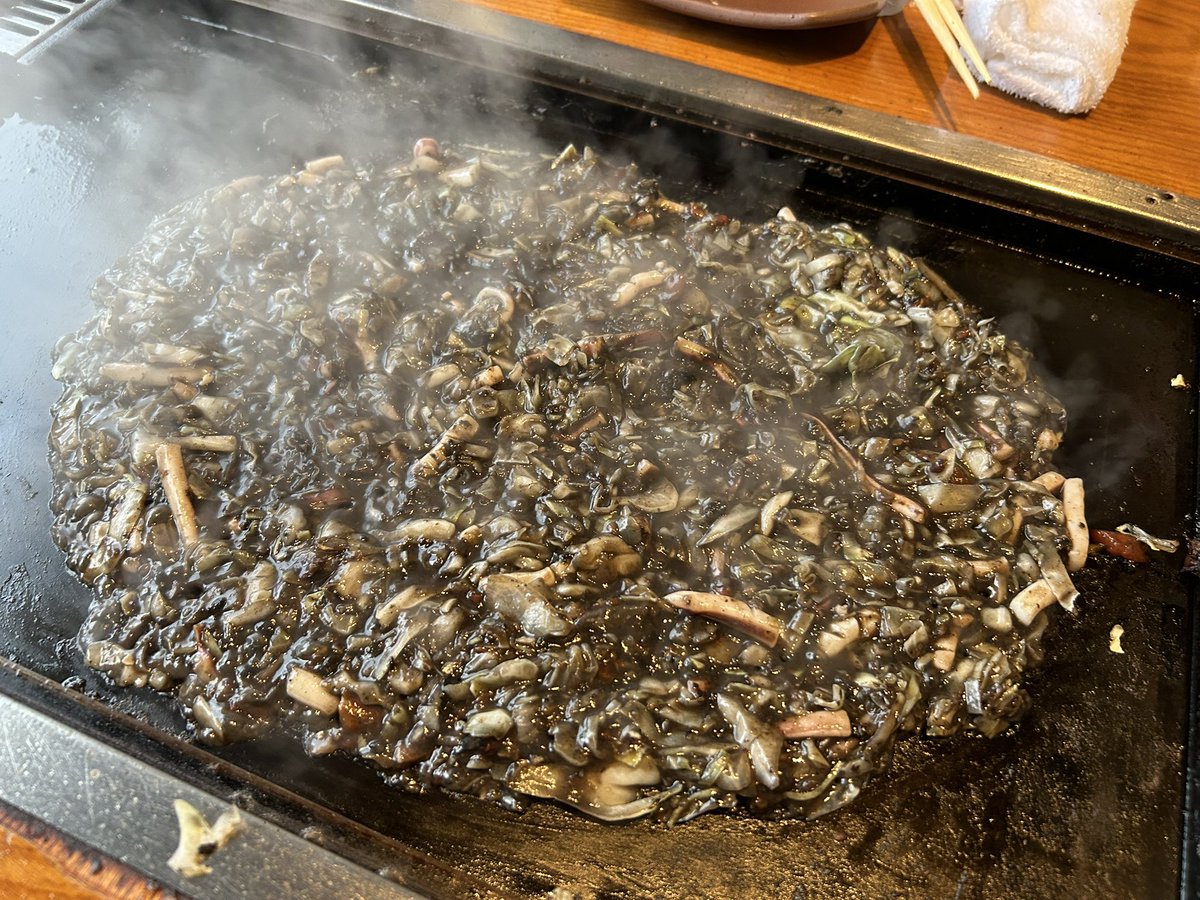 tacky441's tweet image. 月島でもんじゃ。
漆黒のもんじゃ。