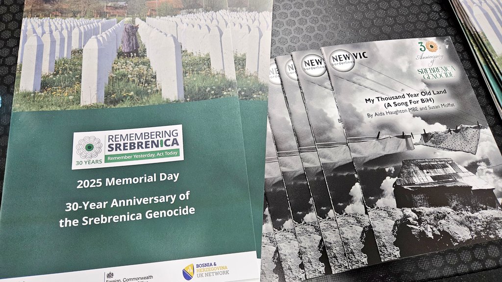 NVBorderlines's tweet image. Following #MyThousandYearOldLand performance yesterday @NewVicTheatre on 30th anniversary of #SrebrenicaGenocide audience joined #MothersScarf initiative in solidarity &amp;amp; pledged to help make a better future for ALL @SrebrenicaUK @PCRCBiH  @SrebrenicaMC @UNOSAPG @MSrebrenice