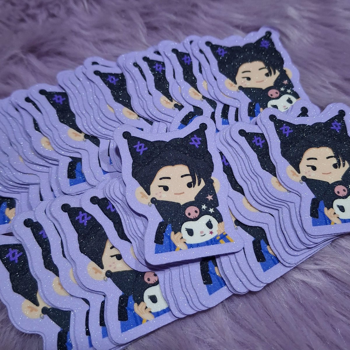 will give kuromiwon sticker tomorrow 💜 see you at sm clark engenes!!