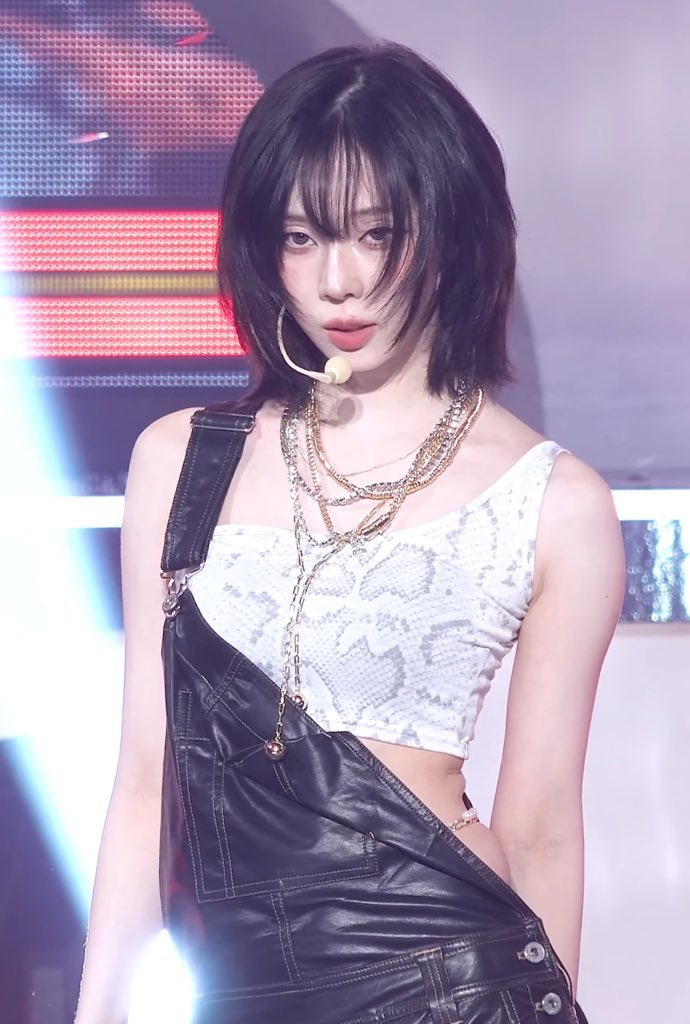 joyminjeong's tweet photo. JUST ONE BITE 😩 https://t.co/UOh2Du9OQ4