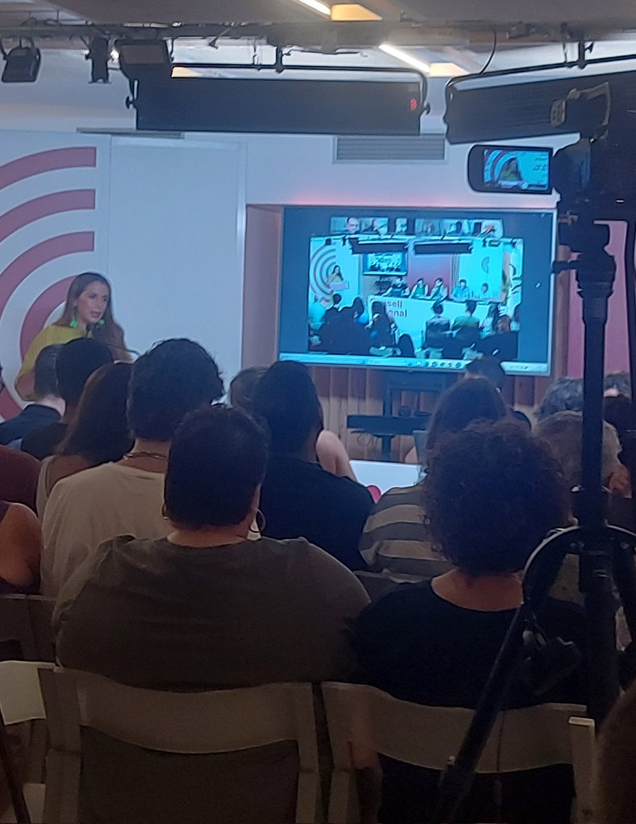 LloverasJ's tweet image. Comença el Consell Nacional de @SomComuns amb @CandelaLopezT explicant els efectes de la crisi climàtica i situant el nostre posicionament respecte el cas de corrupció del PSOE