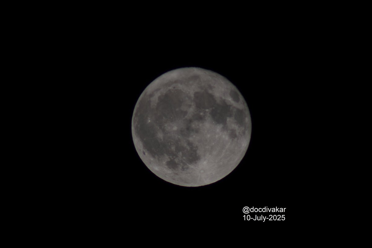 docdivakar's tweet image. Yet another #moonshot pic, this time using 800mm #Telephoto lens in full manual mode on #Canon #RebelT7, 200ISO and 1/100sec exposure.

#NASA #ISRO #ESA #Chandrayaan #Roscosmos #Astronomy #ThirdPlanet #PlanetEarth #Moon #Sun #SolarSystem #DeccanHerald #IISc #AstroPhotography #CNN