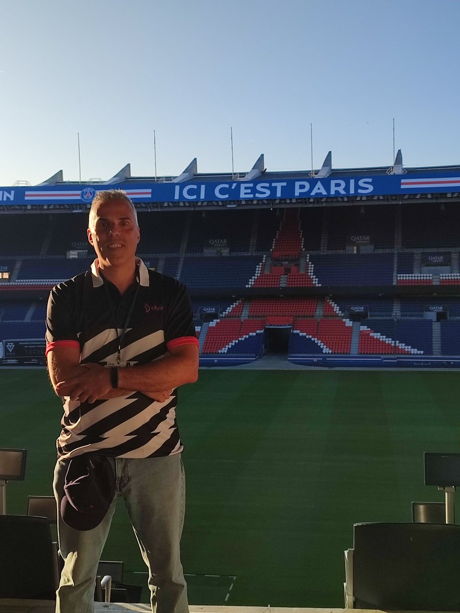 SantoshiOG's tweet photo. Day 2 in this incredible venue for the @Chiliz #HackatonParis! ๐คฉ
Can you really ask for more?
@PSG_inside @PSG_English #EuropeanChampions #ParcDesPrinces stadium! ๐ฅ
#IAmChilizen #WeAreSocios #FanTokens #SportsChain #SportsFi #ChilizChain #Chiliz #CHZ๐ถ๏ธ https://t.co/AL4ZIZm9Fg