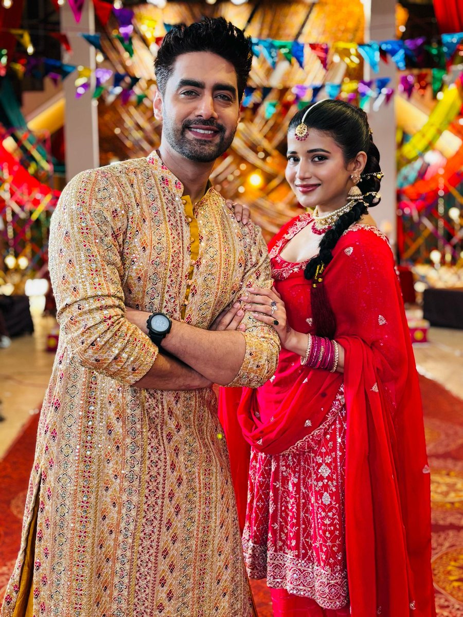 One word for this jodi ❤️?
#YehRishtaKyaKehlataHai #directorskutproductions #RajanShahi #DKP #cuties #abhira #samridhiishukla #rohitpurohit #armaan #yrkkh