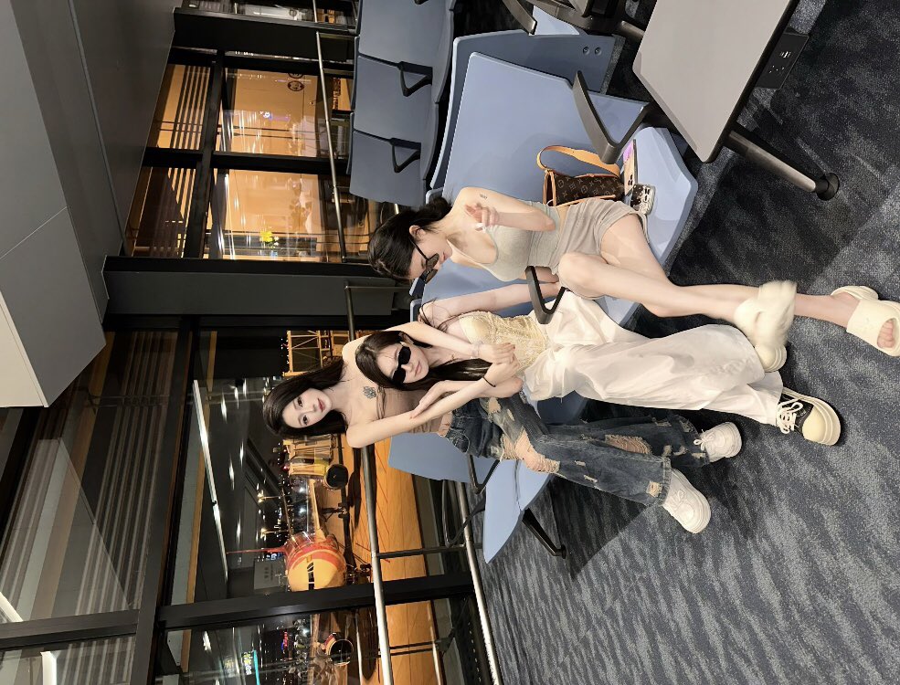 Lin995129's tweet image. Fly to Thailand for two days.