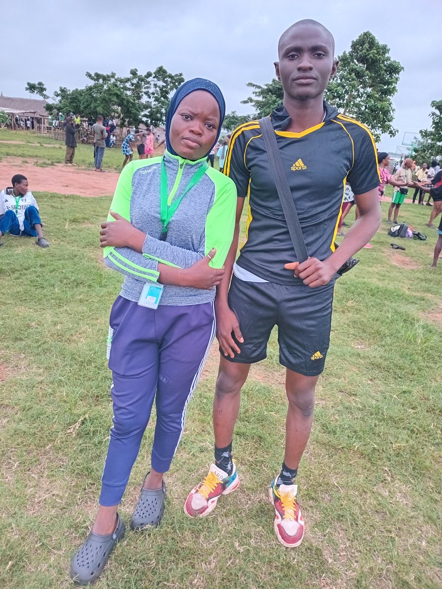 aliu_bolakale's tweet image. Started the day with some team exercise to boost our energy and teamwork 💪🧘‍♂️
Staying fit while learning the future of farming — body and mind in balance!
#FarmStrong #TeamExercise #SoillessFarmJourney #HealthyBodyHealthyMind&quot;
#EYiAWorkings