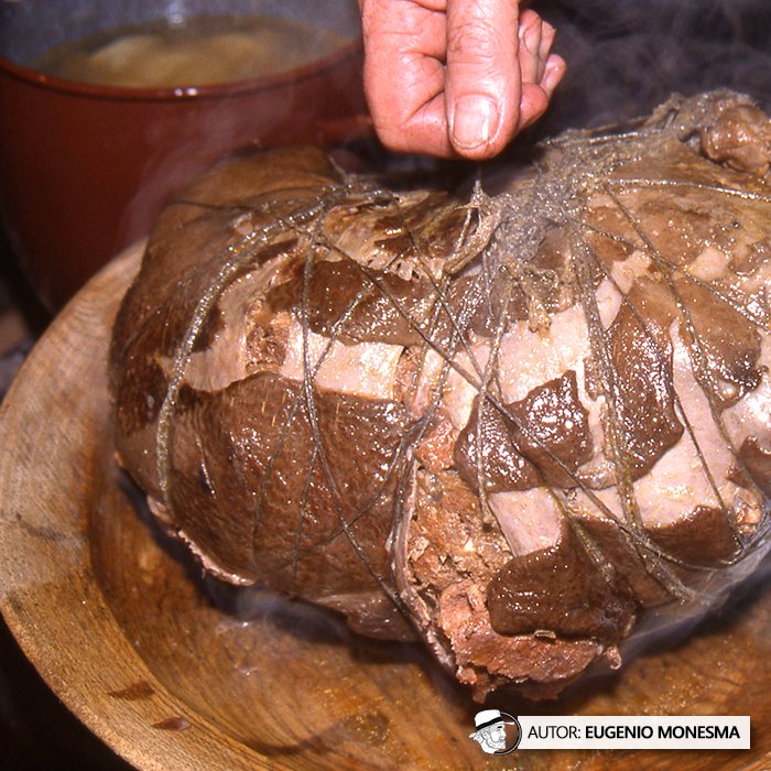 EugenioMonesma's tweet photo. 🍲🍽️ He tenido la oportunidad de comer en restaurantes reconocidos, pero nada se compara con el #sabor auténtico de un buen #menú de pueblo.
En el año 2000 degusté un menú asturiano compuesto de #pote, #botelo y #mantecadas.
📽️ Documental COMPLETO (16'): https://t.co/knPgsZ5VPO https://t.co/MP0ObMSG3H