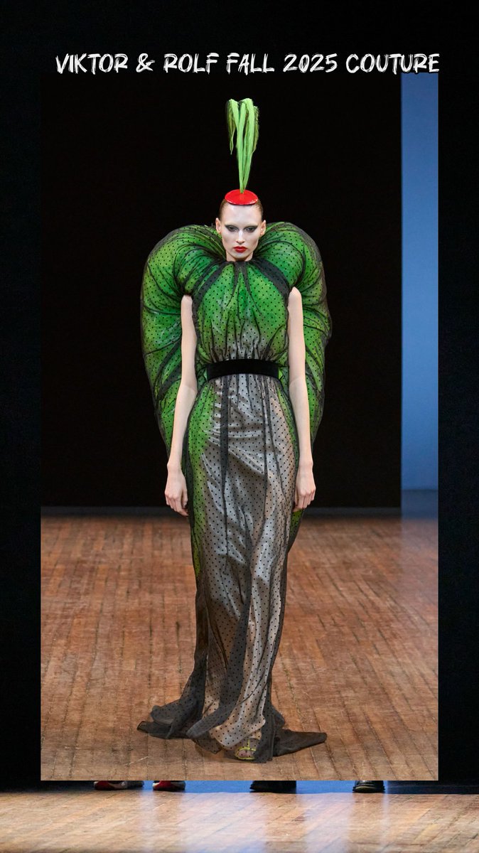 Viktor &amp; Rolf Fall 2025 Couture