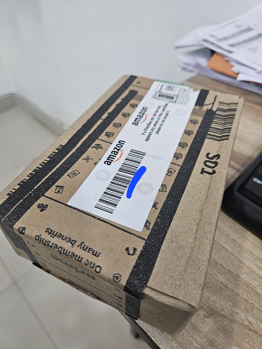 Something just arrived 😁 
Guess Whats inside??