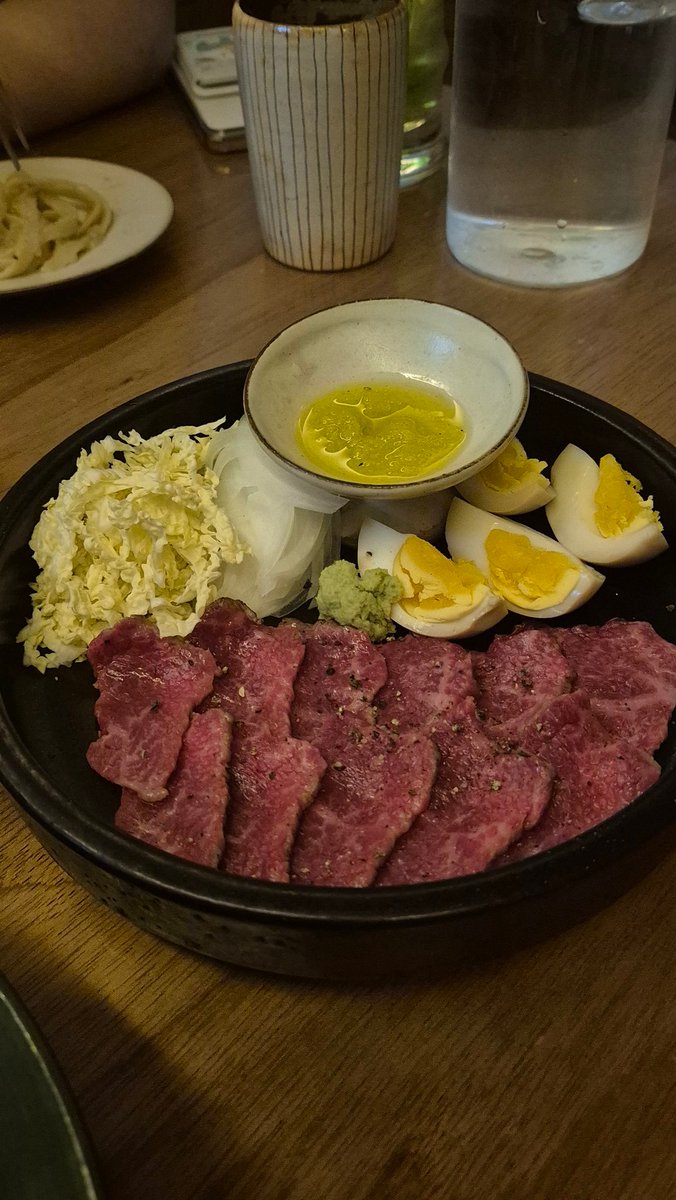 게내장 파스타와 한우 육사시미 그리고 모두가 서로 다른 하이볼을 시킴