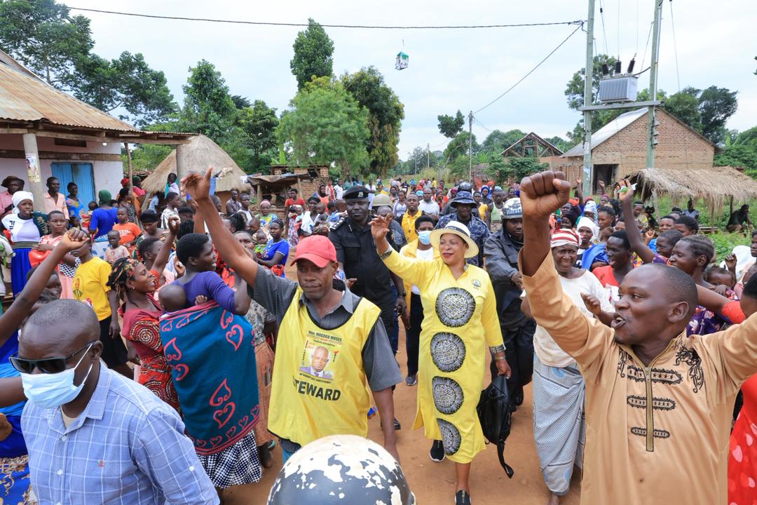 AnitahAmong's tweet image. Yesterday, I continued my community outreach across Budiope East Constituency.

 During this engagement, we discussed the effectiveness of government programs and explored ways in which Parliament can further enhance service delivery in the Busoga subregion.

I emphasised the…