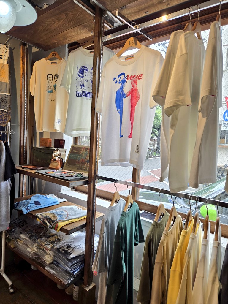 今年も大好きなACTSさん×ビンセントベガさんのコラボの季節が。
今回も映画好き、特にタランティーノ好きにはたまらなくCOOLなラインナップでした。
いつかこんなお店をやるのが夢ですw
毎度素敵な店長さんがセレクトしている店内BGMも最高なのだよ～皆様も一度は是非💥🔫