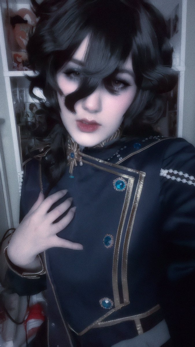 Was literally halfway into this cosplay when they dropped the new event whatever man. Costested la mort Rei this is the only photo I took bc we’re doing whole group photos tomorrow 🙂‍↕️🙂‍↕️