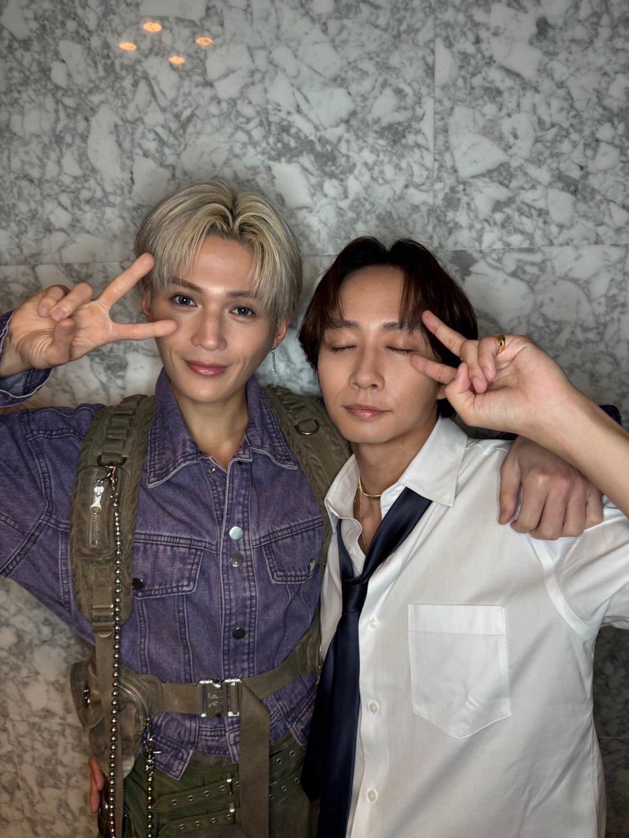 FANTASTICS from EXILE TRIBE (@fantastics_fext) on Twitter photo 【TikTok更新🍬】
海ちゃんと #パラレルダンス 🍬
#FNS歌謡祭夏
vt.tiktok.com/ZSBXJHKJC/
#TravisJapan <a href="/TravisJapan_cr/">Travis Japan</a> さん
#中村海人 さん
<a href="/fns_kayousai/">FNS歌謡祭【公式】</a>
#FANTASTICS #八木勇征
#CandyBlaze
#CosmicResonance 【TikTok更新🍬】
海ちゃんと #パラレルダンス 🍬
#FNS歌謡祭夏
vt.tiktok.com/ZSBXJHKJC/
#TravisJapan <a href="/TravisJapan_cr/">Travis Japan</a> さん
#中村海人 さん
<a href="/fns_kayousai/">FNS歌謡祭【公式】</a>
#FANTASTICS #八木勇征
#CandyBlaze
#CosmicResonance