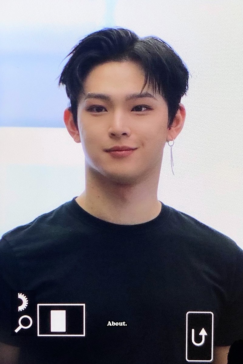 About_726's tweet photo. 250712

♡

#원어스 #ONEUS #이도 #김건학 #LEEDO https://t.co/0POqy3ffeD