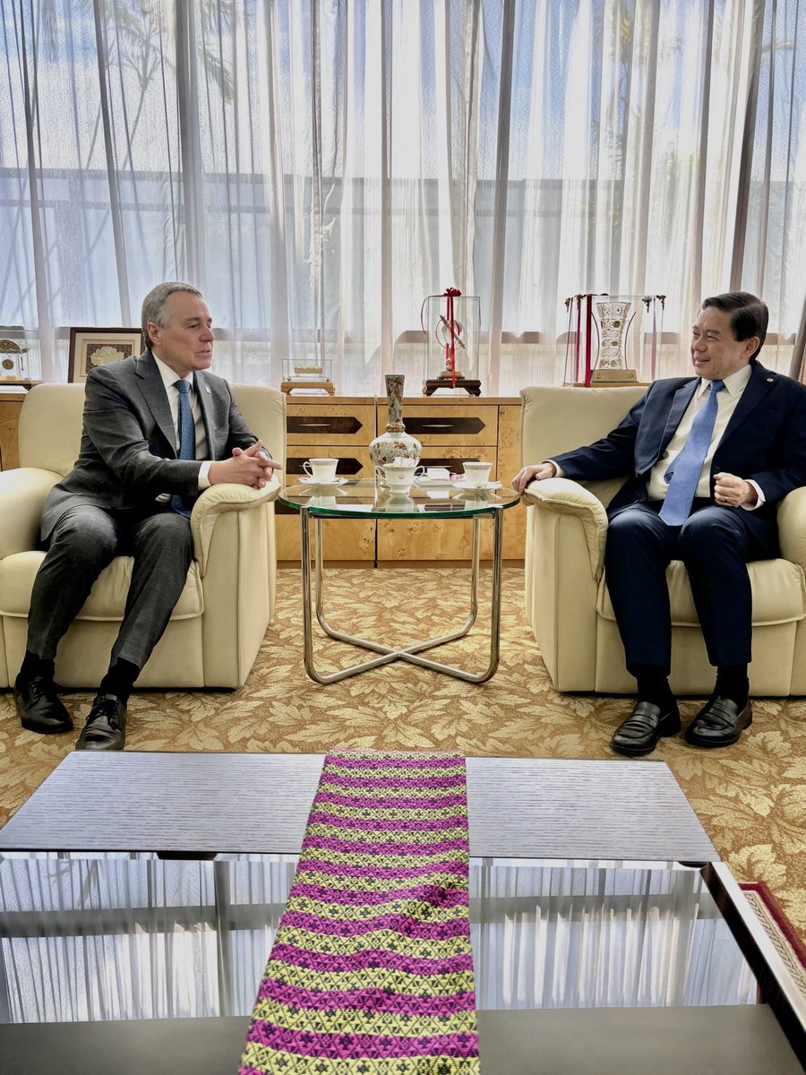 I also met with Foreign Minister II Dato Erywan and Minister of Finance and Economy II Dato Amin. 

We exchanged views on regional issues such as the situation in #Myanmar, #global challenges and emphasized the importance of #multilateralism and economical #cooperation.