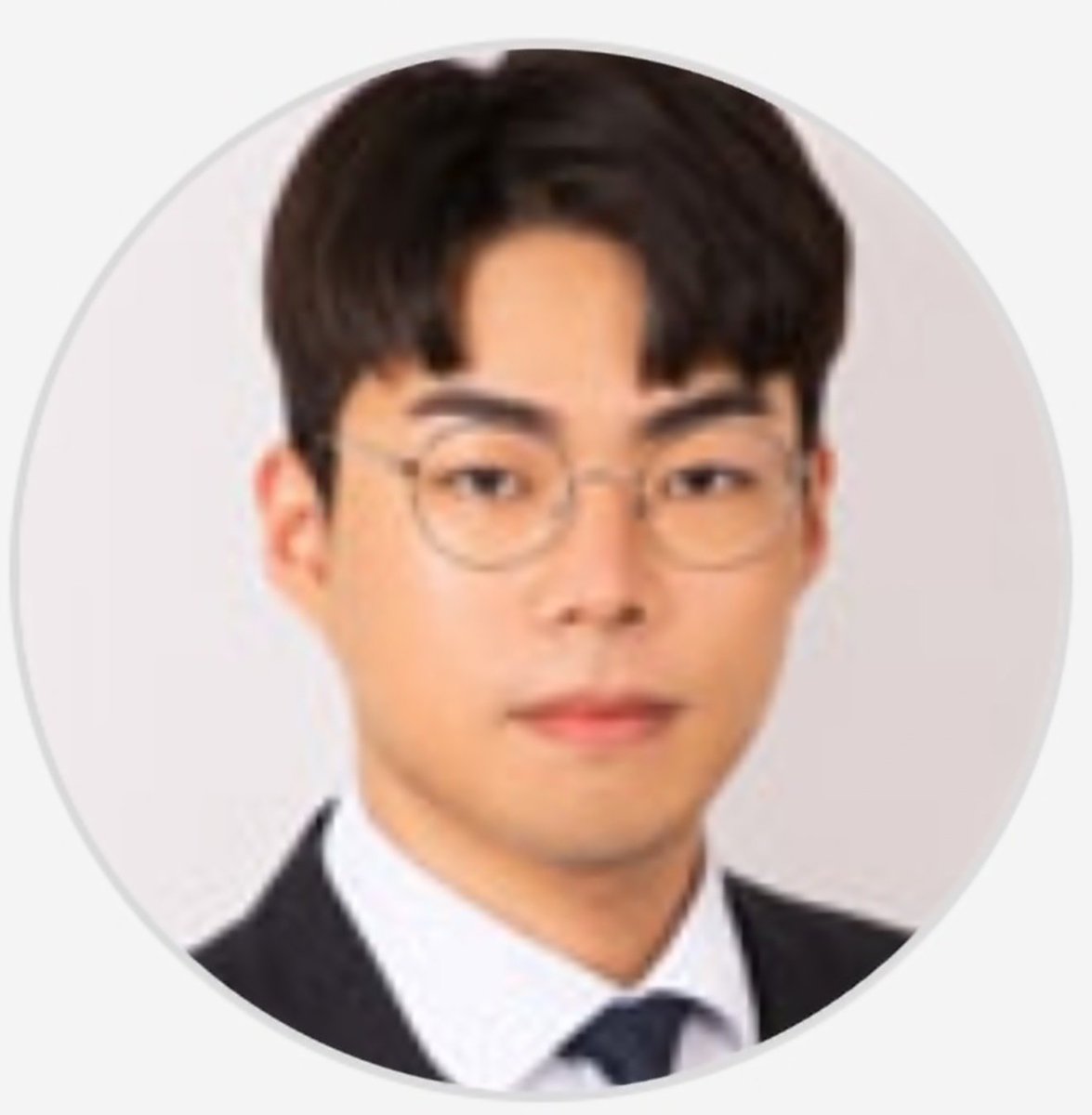 ■■■ 오늘의 기레기 ■■■
문화일보 박성훈 “왜 여성이 술잔을 채우나”…이재명 회식 영상에 분노한 2030女 
계란말이 못 얻어먹어서 분노한 기레기
ㅋㅋㅋㅋㅋㅋ