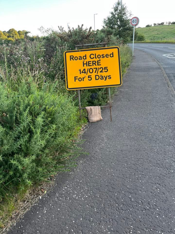 Early Saturday by Karen  - 
Sbend litter pick one bag
Flyover maintenance pick 1 bag

**Remember Sbend closed from Monday**

Also deweeded island on Glasgow rd &amp; strimmed one verge on Blantyre farme rd. 

Grass rolled up on glasgow rd to be lifted tomorrow.