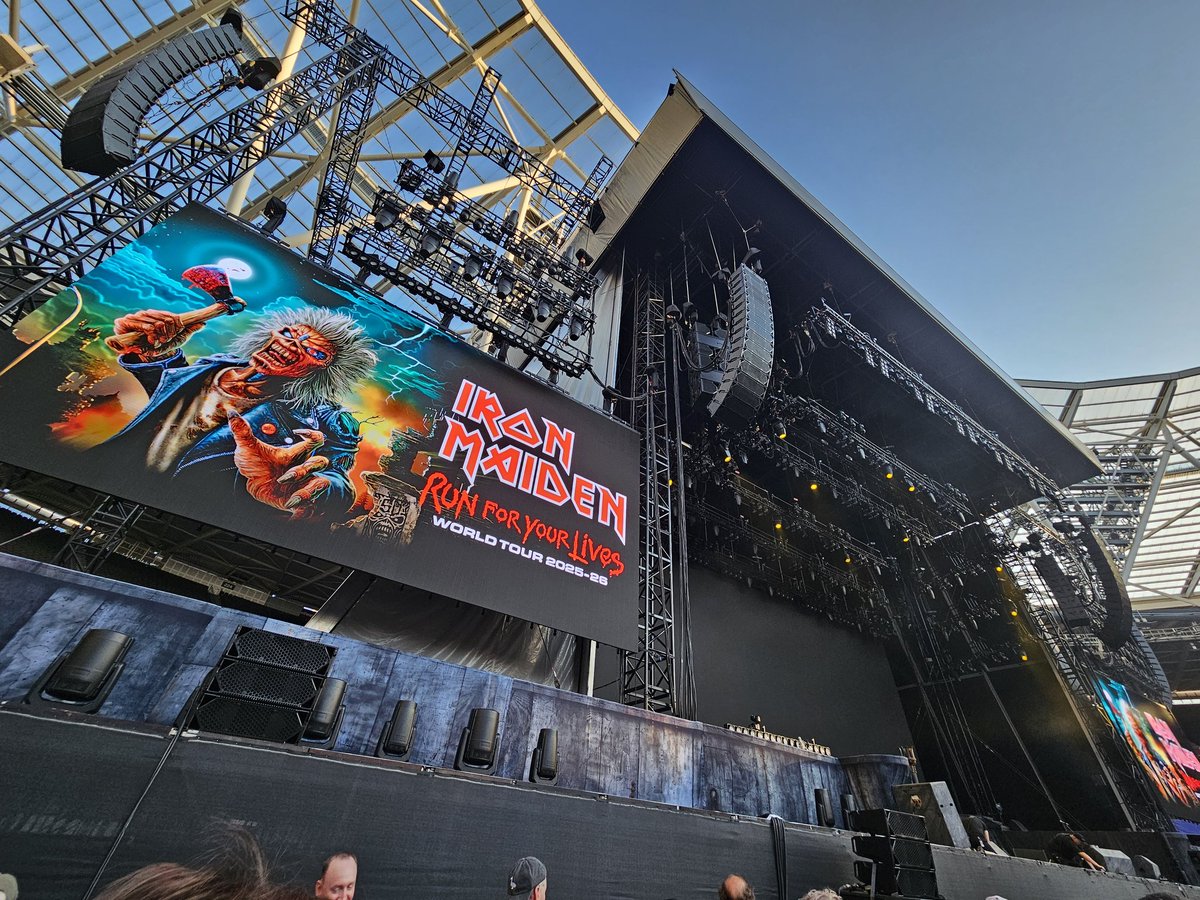 BeeRfeater tweet media