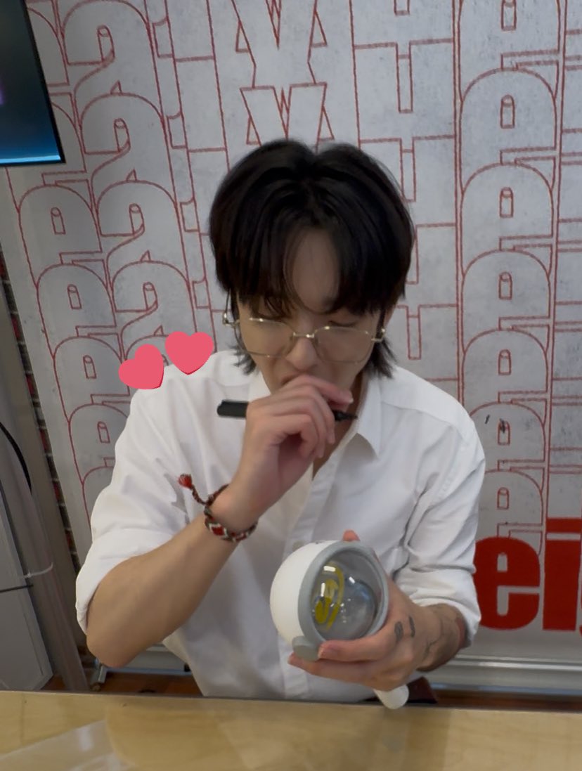 1995_ydw's tweet image. 250712

제형이가 내 이름 적다가 잘 못 적은 거 알고 헉  메꿀 수 잇서 하더니 하트로 바꿔줌

@eaJPark 
#eaj1 
#박제형