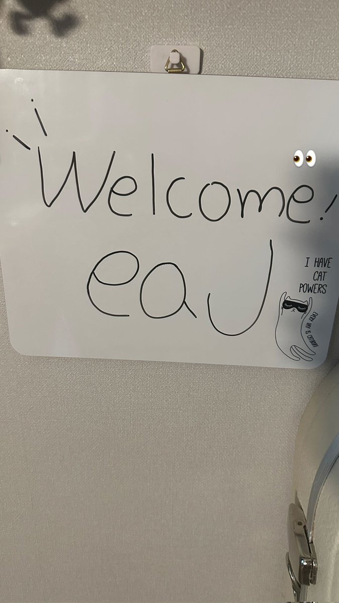 eaJwonderful's tweet image. &quot;Welcome eaJ&quot;

&quot;👀&quot;

#eaj1      
#canwejustpause      
#eaJ1EP