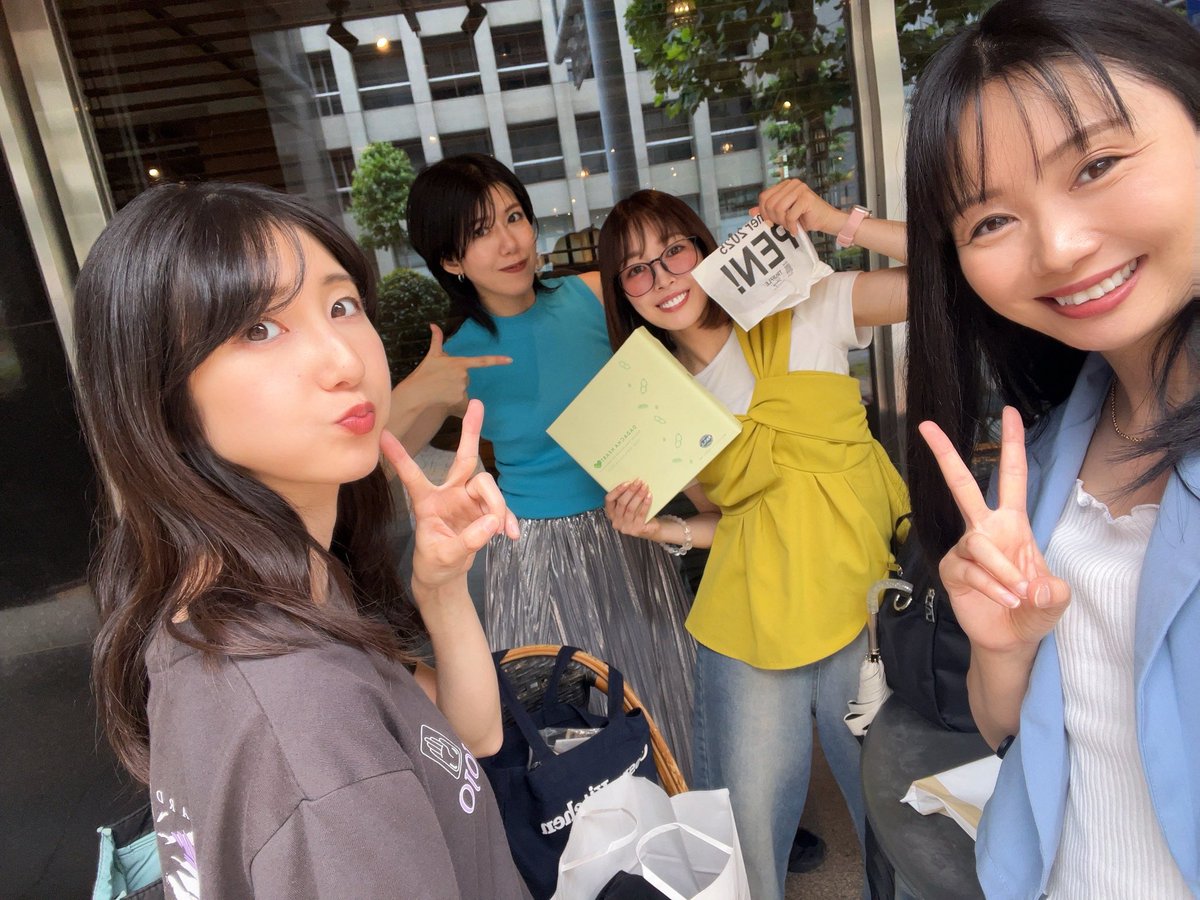 #劇団あさごはん  #賑やかなサイレント
ありがとうございました〜👏✨

メンバーあやかちゃんデビュー🩵
ゲストの #山崎里彩 さんも可愛いお方でしたね♡
黄色かぶりしちゃいました🥹💛

チェキも愛情もいつもありがとう🎁
楽しんでくれてる声が幸せ☻
おかげさまで今日も素敵な時間でした☺️